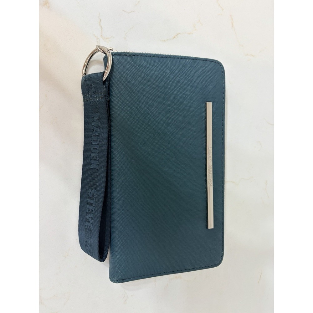 STEVE MADDEN Bzip Zip Around Wallet Blue Green Wristlet GREAT CONDITION